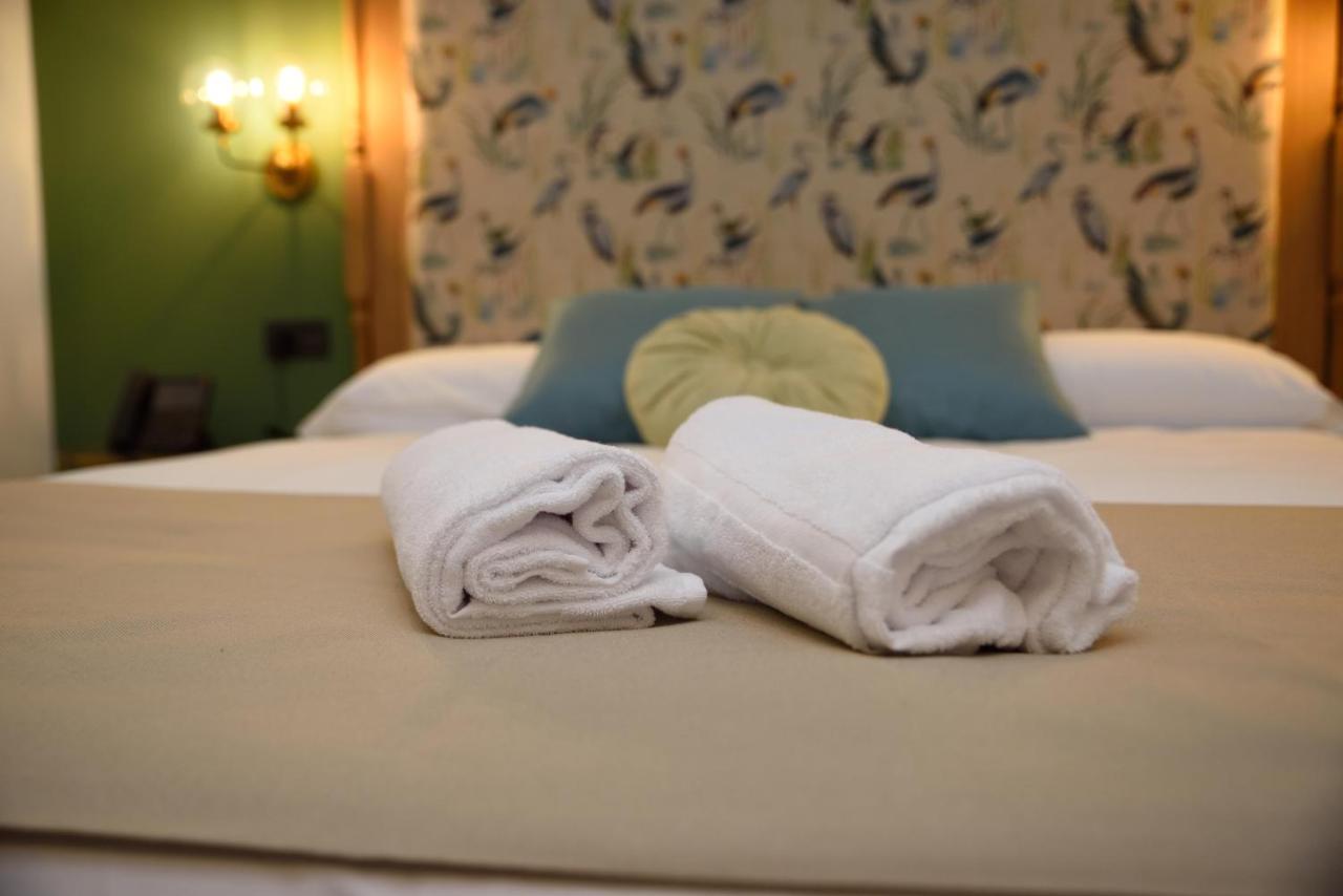 Hostal Rural Santa Habitaciones Aldea DEl Rocío מראה חיצוני תמונה